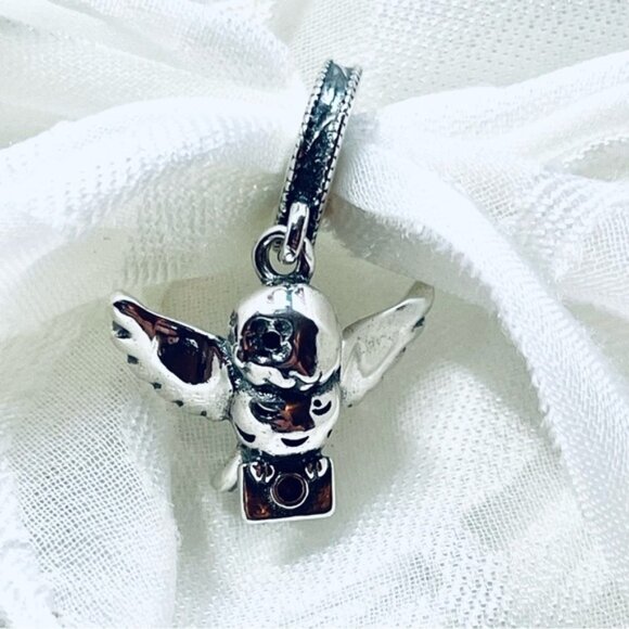 🦉✨ NWOT Hedwig Owl Charm – Harry Potter Magic ⚡ - Picture 4 of 13